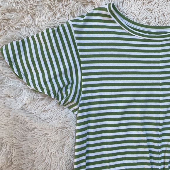 Banana Republic Factory Designer Tee 💗 Green & White - Picture 5 of 14